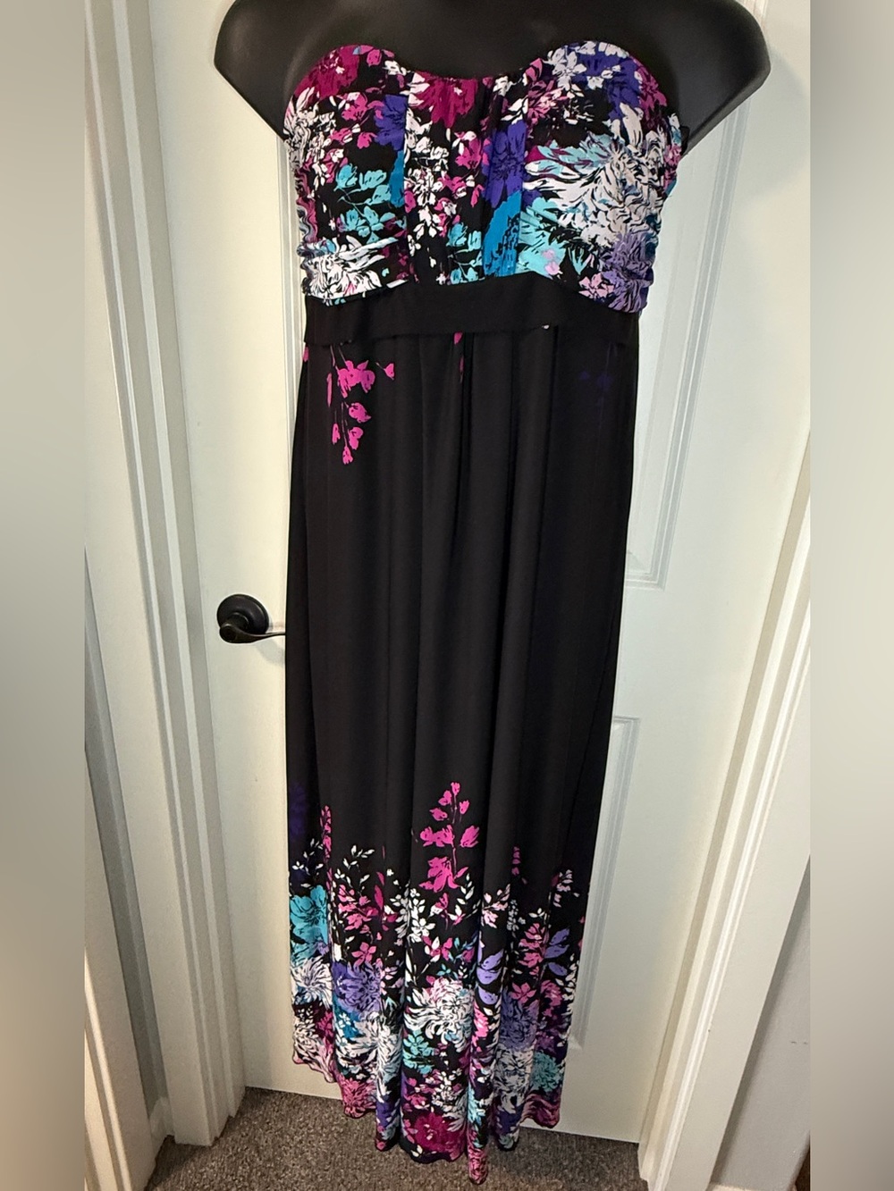 1x Torrid Strapless Dress Size 1